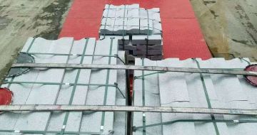 山南 芝麻白仿形加直形路沿石出货日常