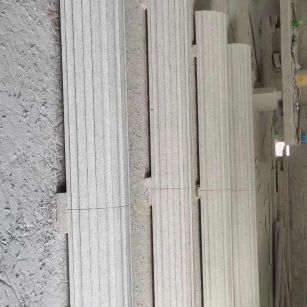 山南 花岗岩厂家带你看白麻花岗岩门楼大柱柱皮