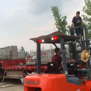 山南 黄金麻冰裂纹，地铺石装车