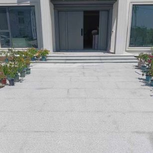 山南 芝麻白花岗岩地铺石地面铺装