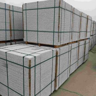 山南 白麻花岗岩石材荔枝面地铺石（300*600*50）