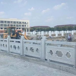 山南 白麻花岗岩荔枝面河道栏杆