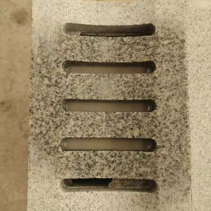 山南 芝麻白拉丝面花岗岩U型开槽排水槽