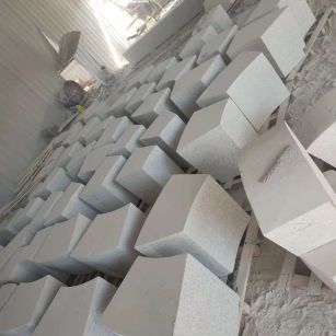 山南 白麻花岗岩异形坐凳