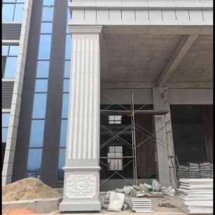 山南 芝麻白光面花岗岩门楼大柱（罗马柱）配雕花底座