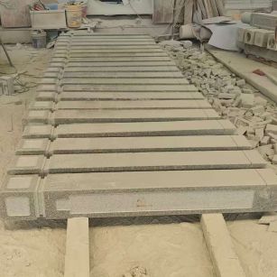 山南 芝麻白异形加工雕刻-栏杆大柱，方柱