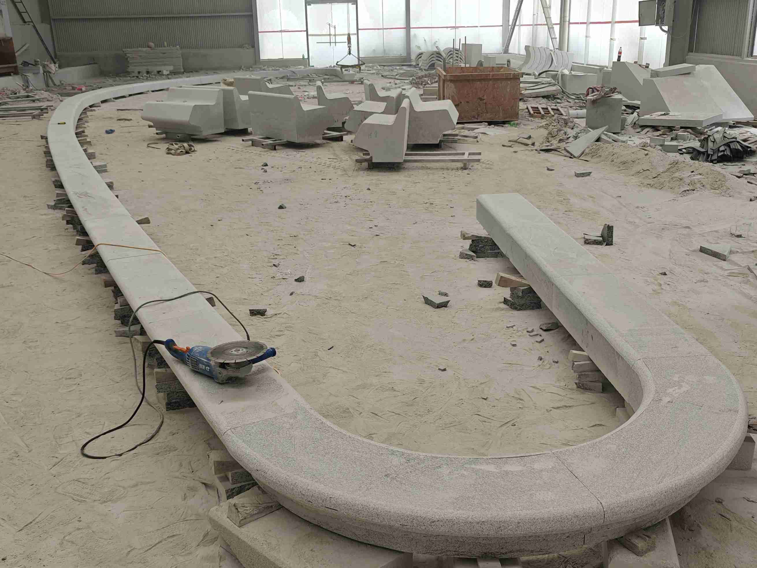 山南 芝麻白花岗岩弧形花坛石，坐凳石