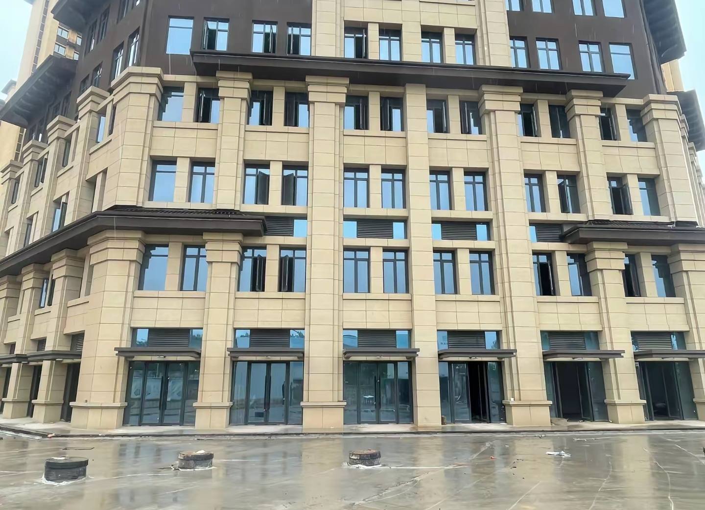 山南 黄金麻花岗岩荔枝面小区外墙干挂