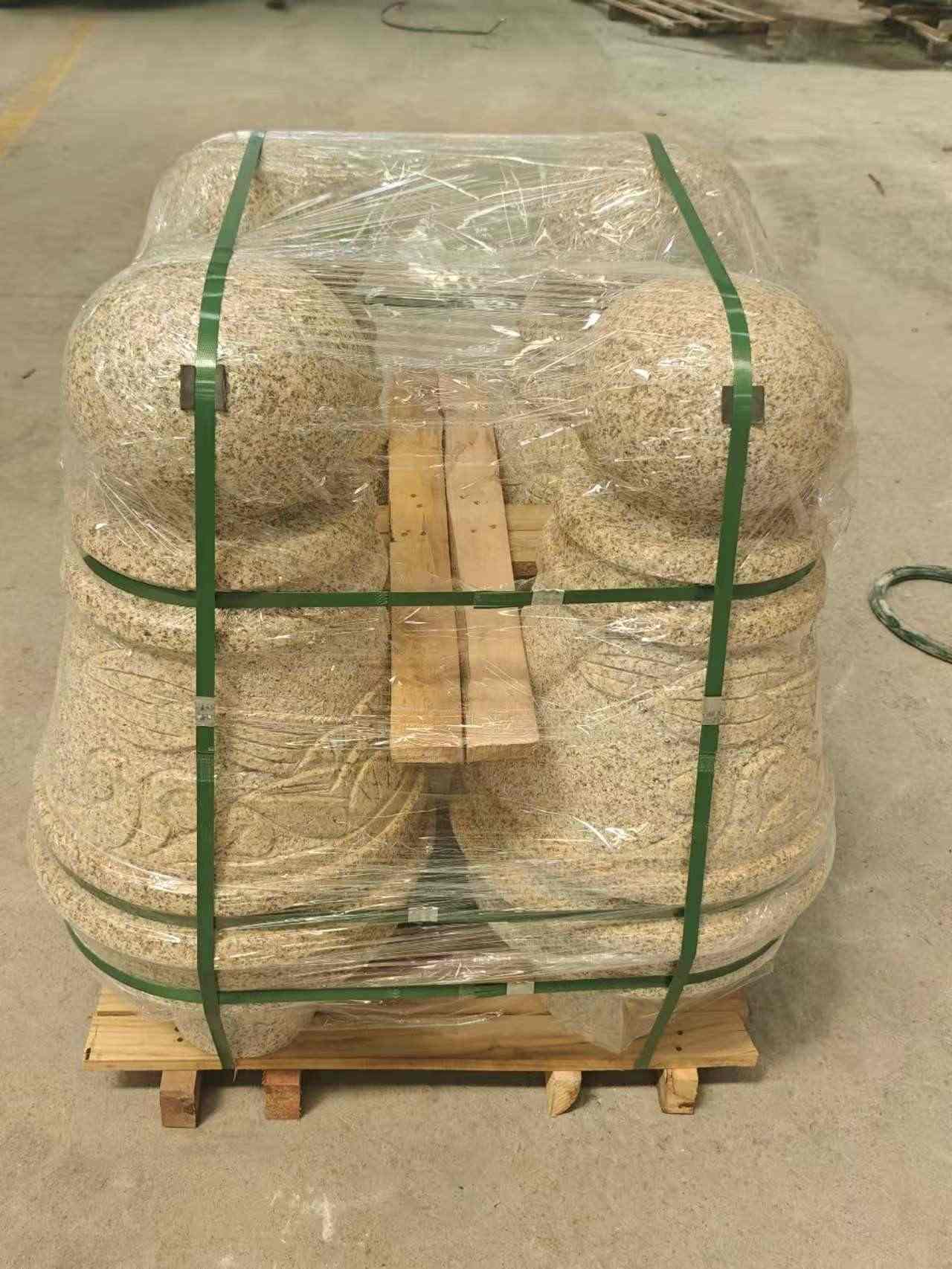 山南 黄金麻异形定制雕花——棒棒糖挡车柱