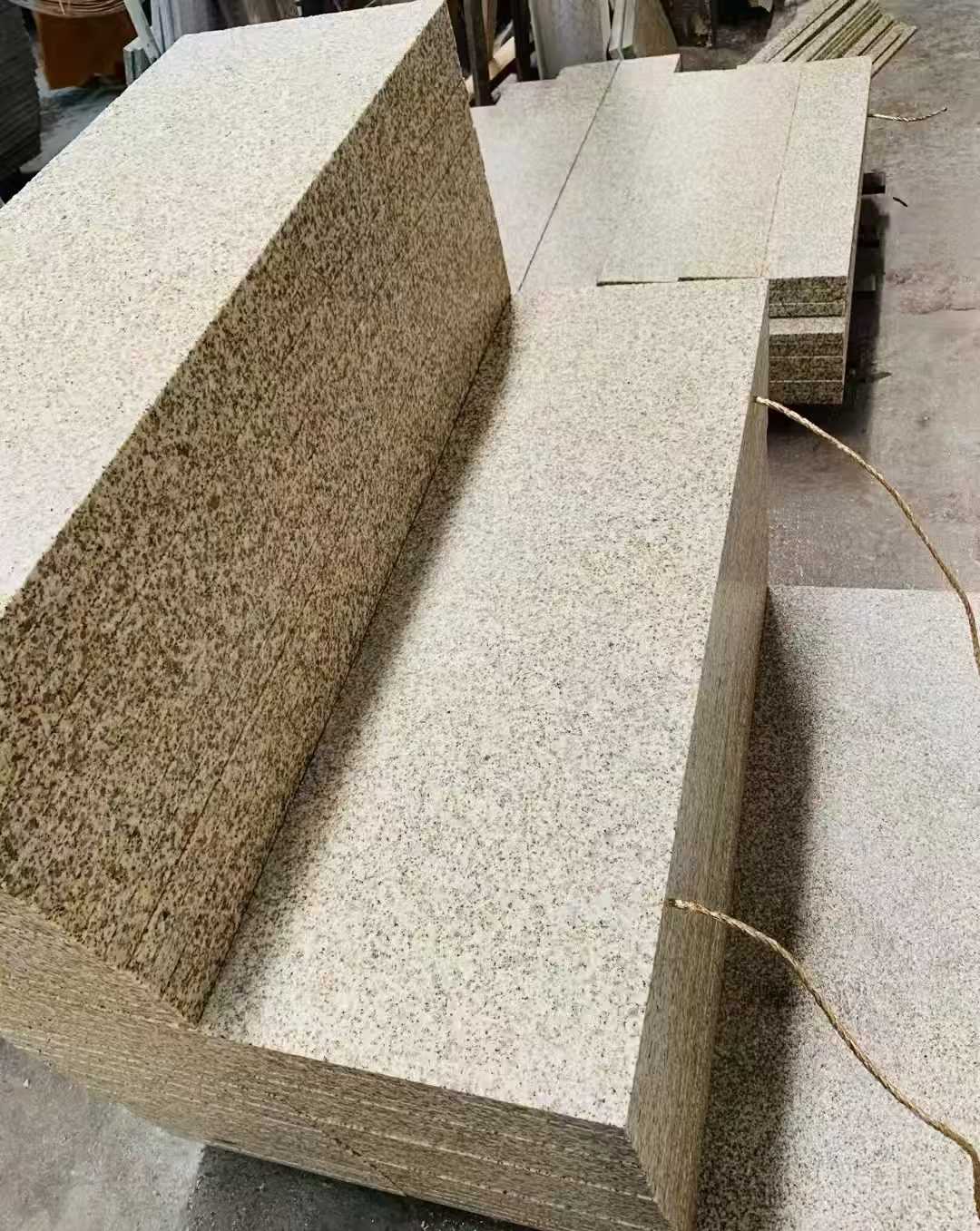 山南 黄金麻荔枝面外墙干挂成品