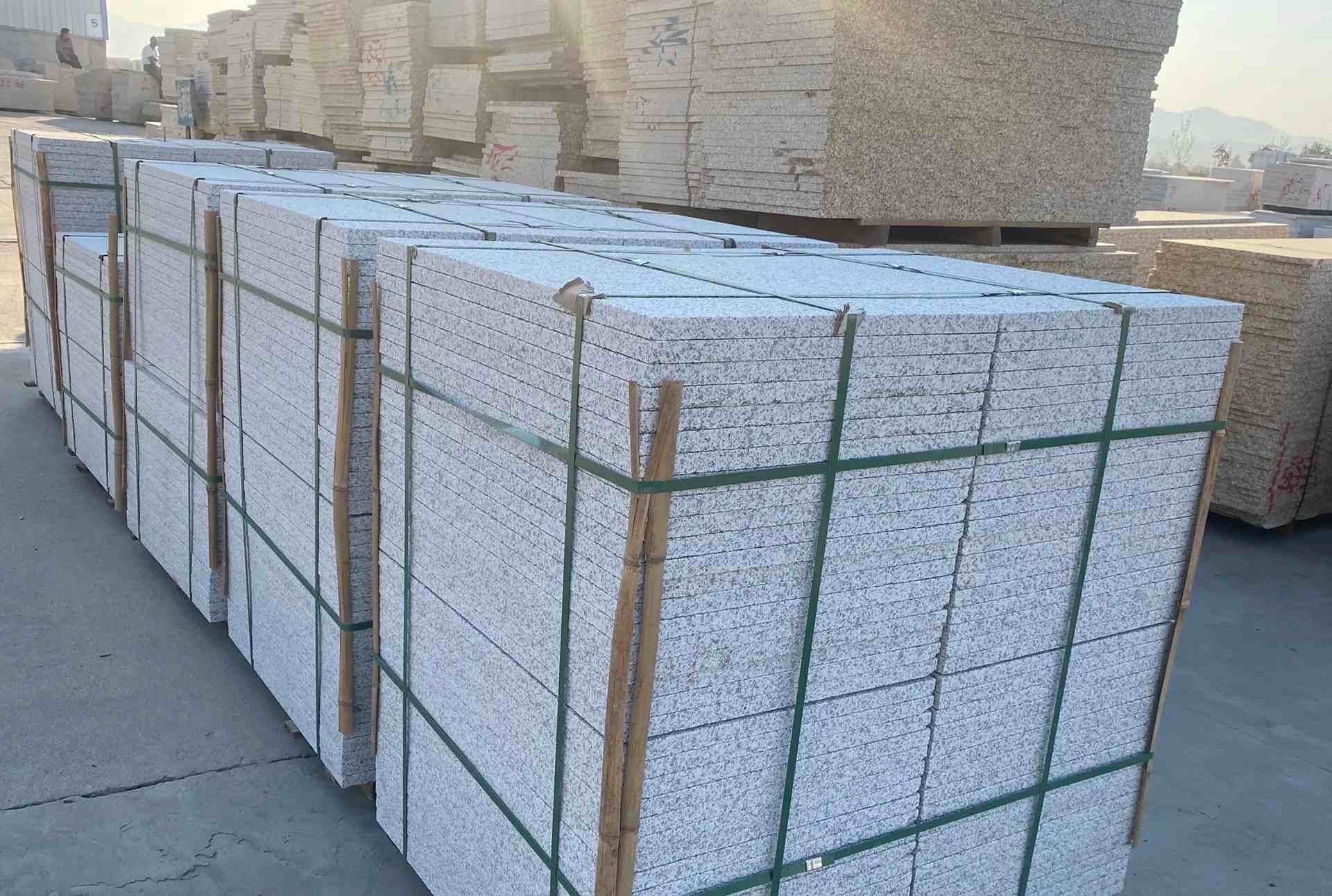 山南 白麻花岗岩荔枝面地铺石