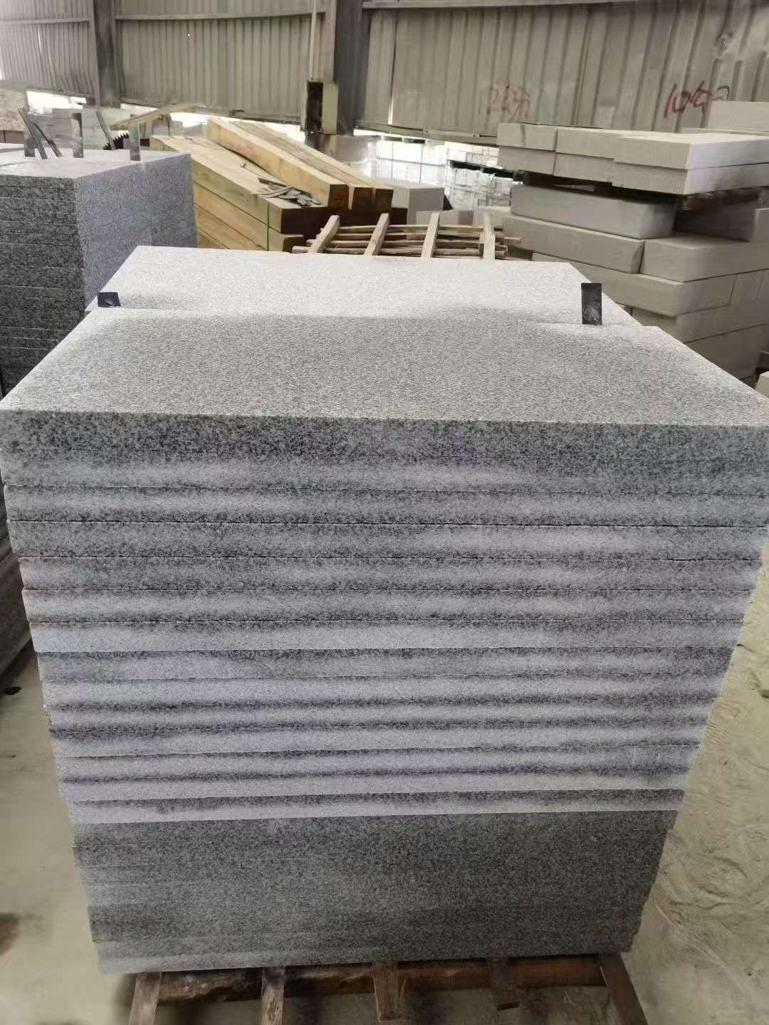 山南 芝麻白5公分火烧地铺成品，900*400，规格可定制