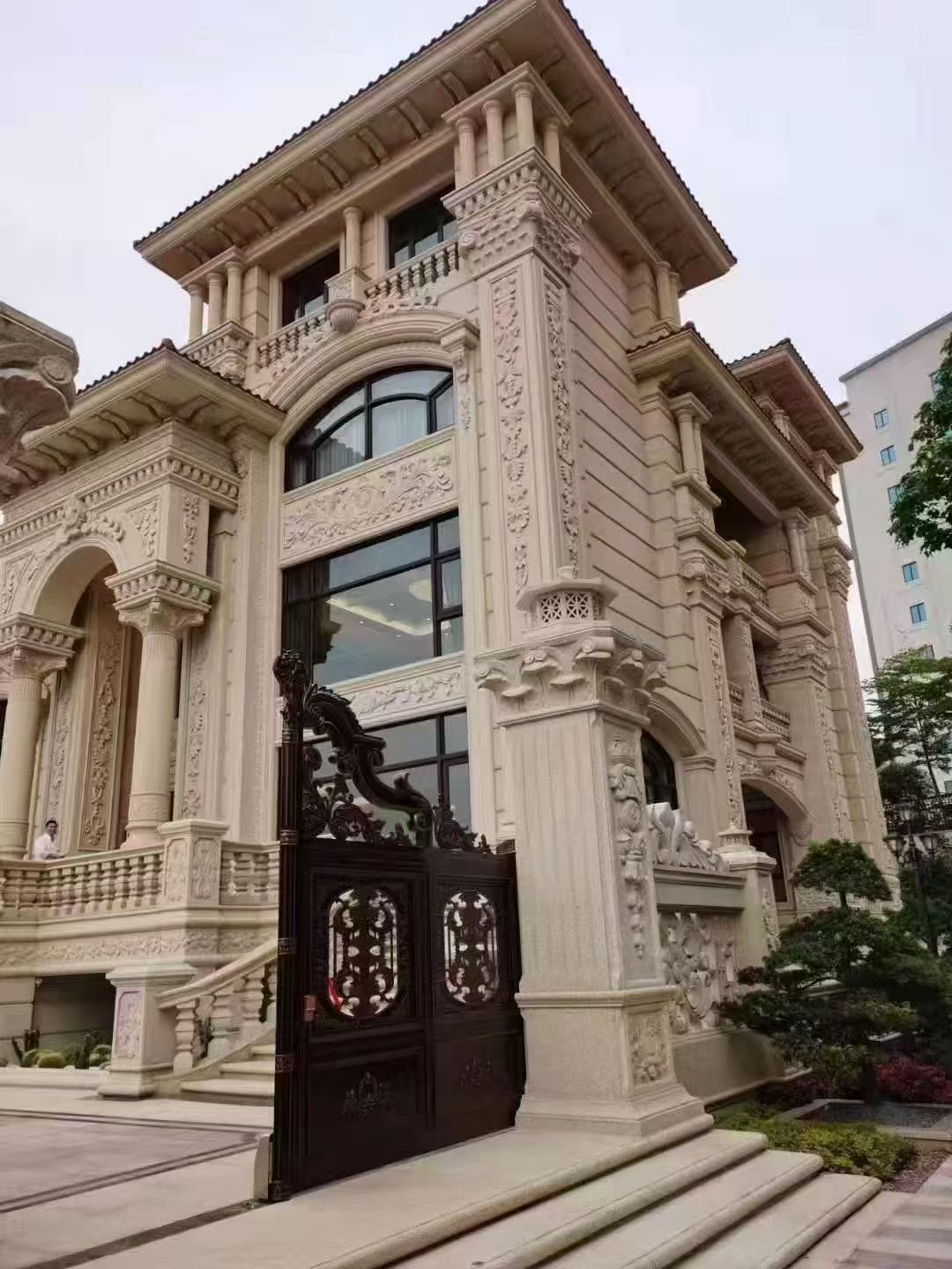 山南 黄金麻花岗岩别墅外墙干挂效果展示