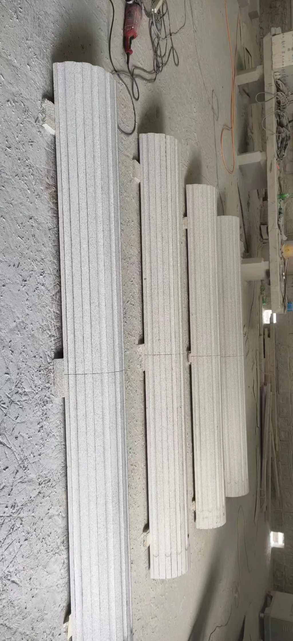 山南 花岗岩厂家带你看白麻花岗岩门楼大柱柱皮