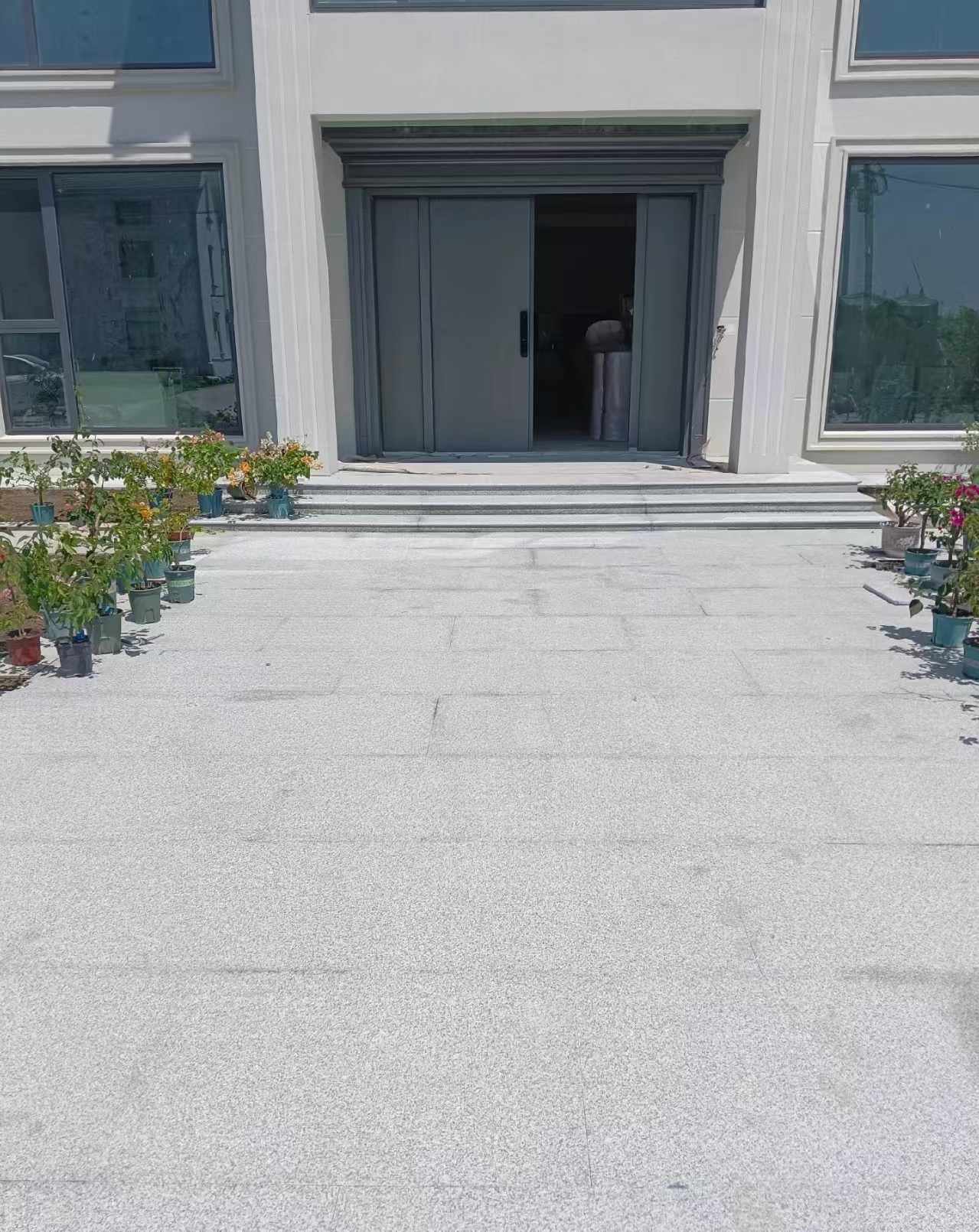 山南 芝麻白花岗岩地铺石地面铺装