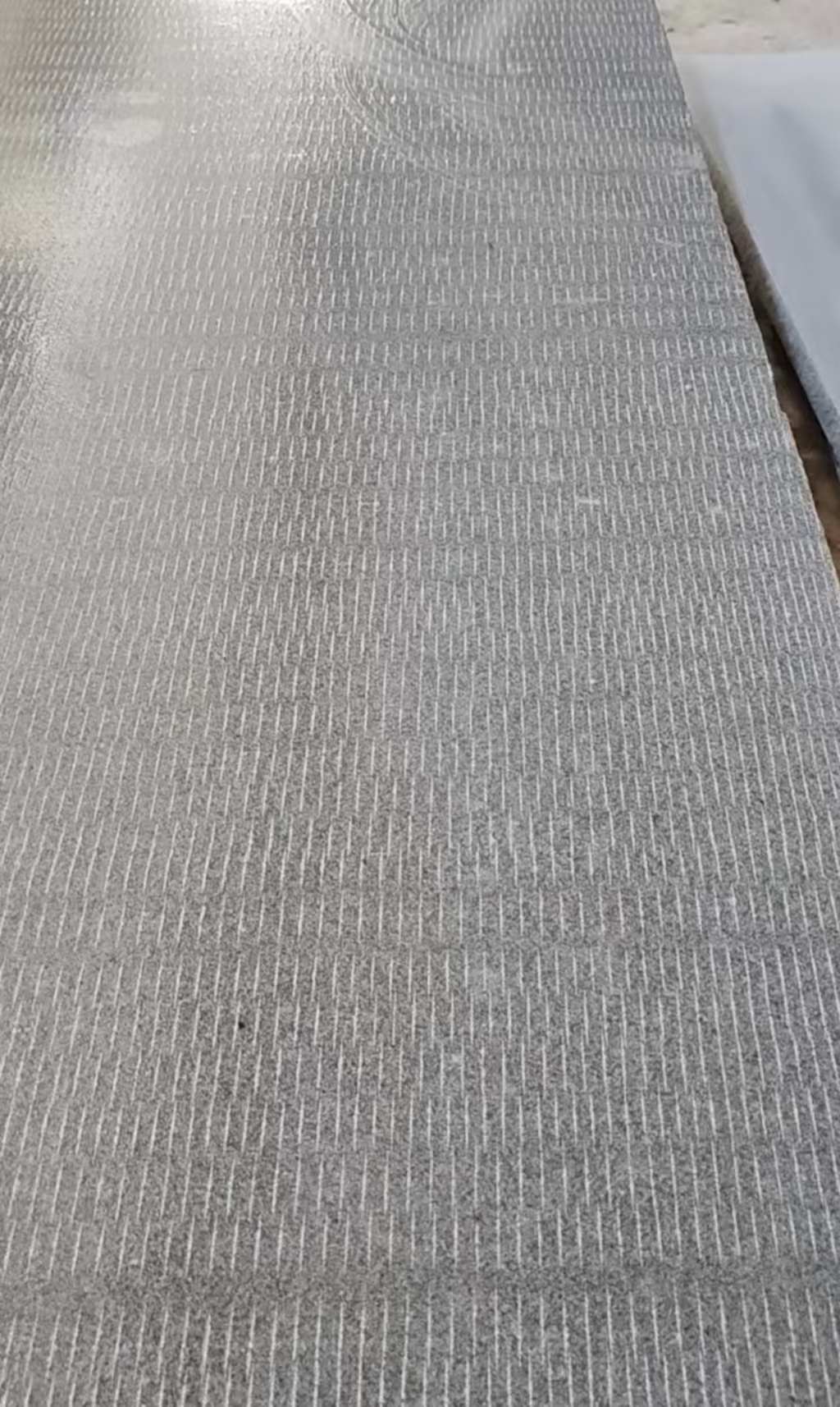 山南 芝麻灰花岗岩斧剁面，刀斩面