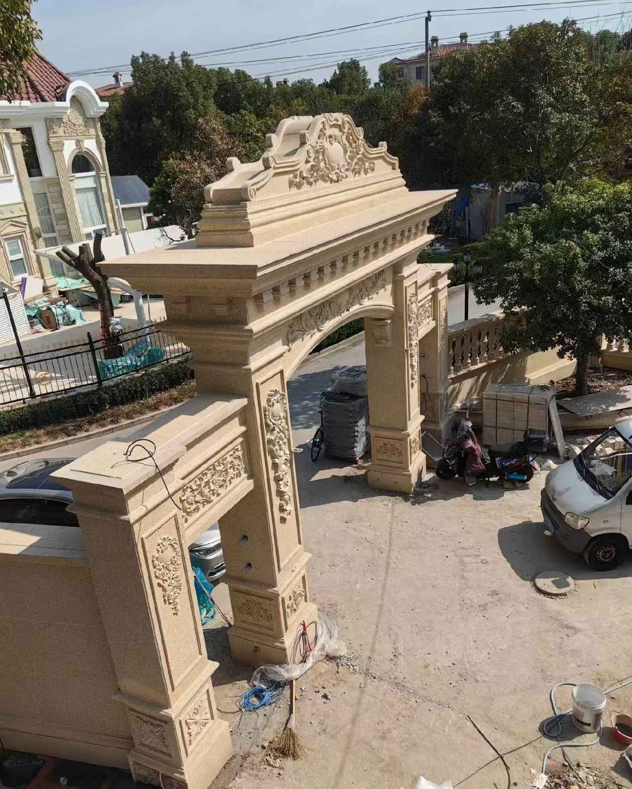 山南 黄金麻荔枝面花岗岩别墅门楼