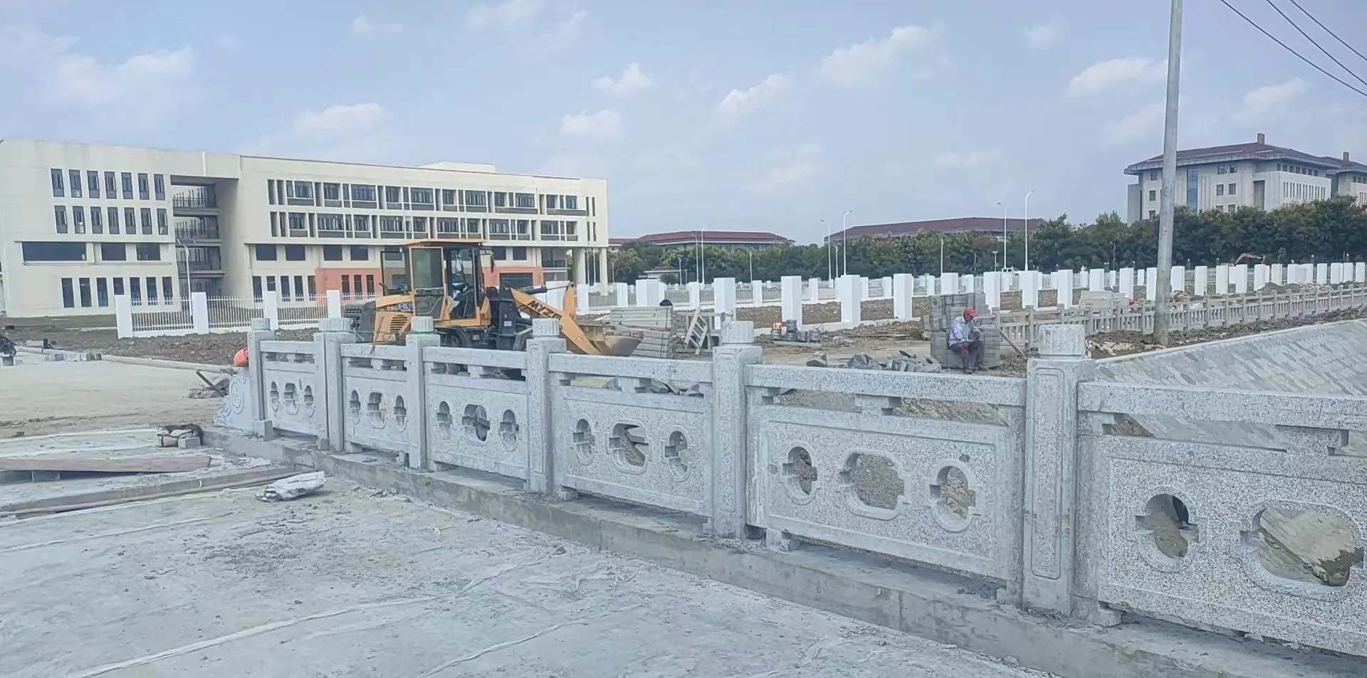 山南 白麻花岗岩荔枝面河道栏杆