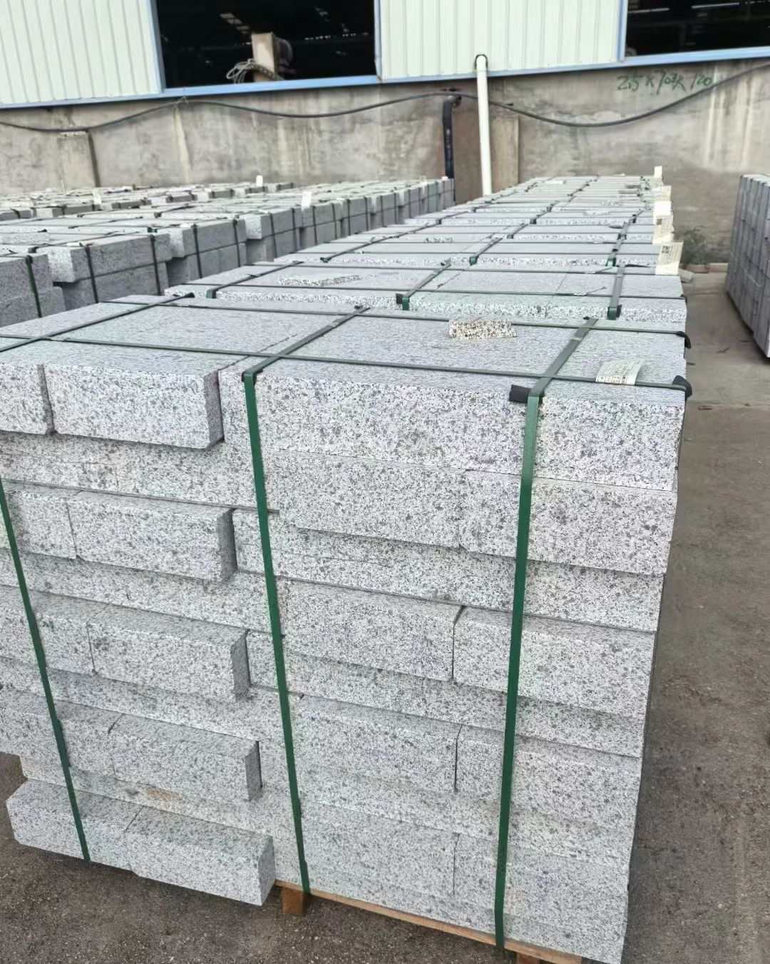 山南 白麻花岗岩路沿石，弧形路沿石，道牙石，马路牙子，界石，路缘石，平沿石，直岩石，平缘石等