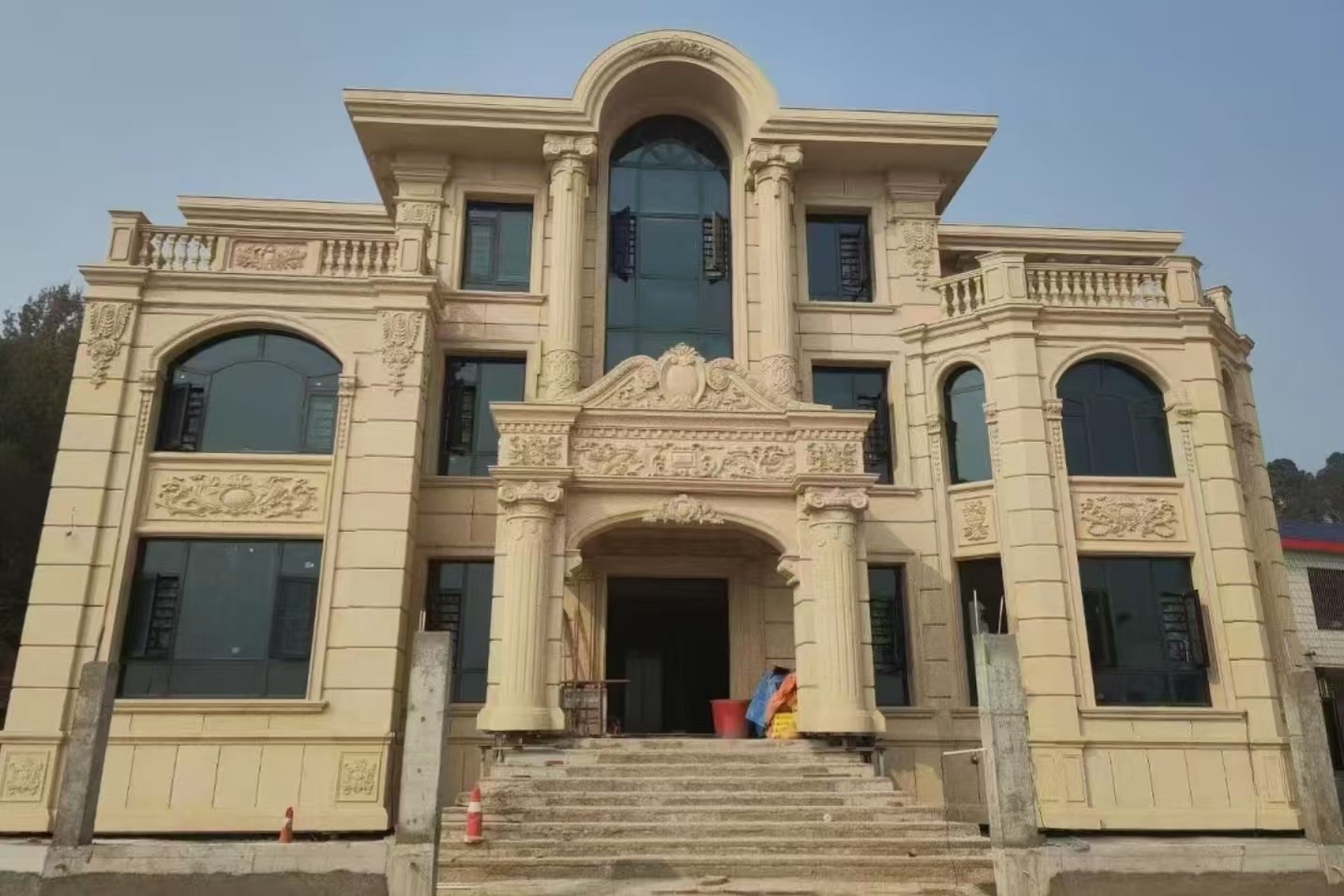 山南 黄金麻花岗岩别墅外墙干挂